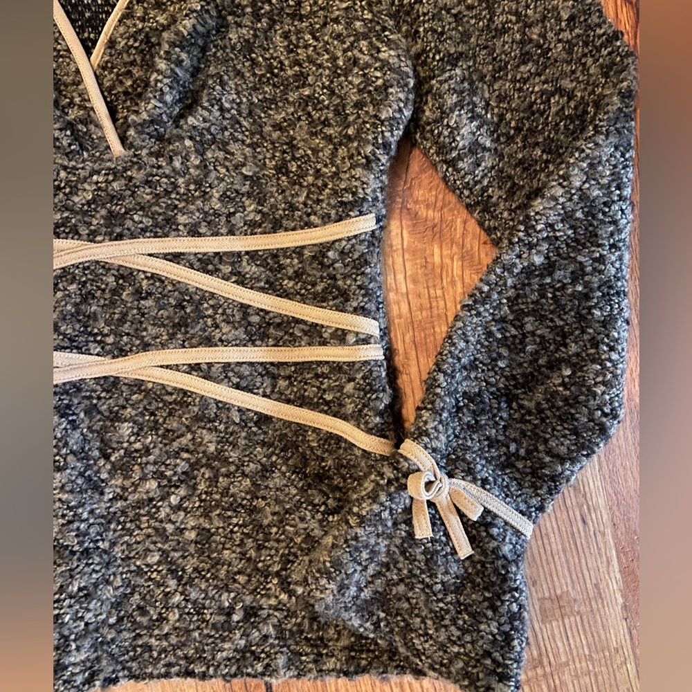 Dina Bar-El Brown V-Neck Sweater w/ Exquisite Details, Side Zipper, Size Medium - Picture 3 of 7